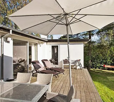 Three-bedroom Holiday In * Beder