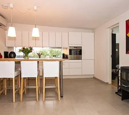Three-bedroom Holiday In * Beder