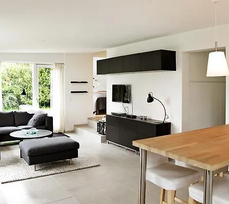 別荘 Three-bedroom Holiday In *